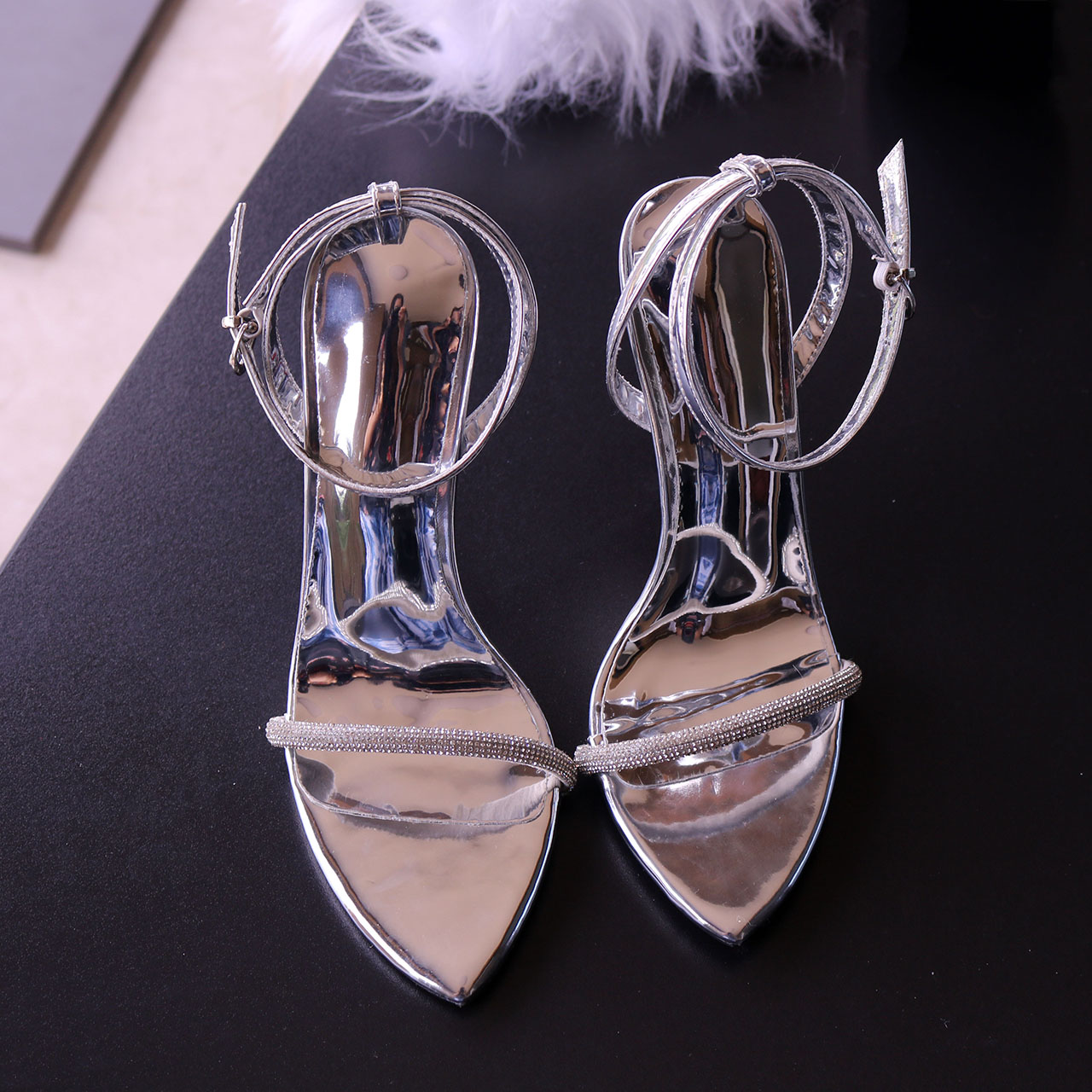 Silver mirror lacquered leathe - Casual Sandal Leather ulasan dan harga