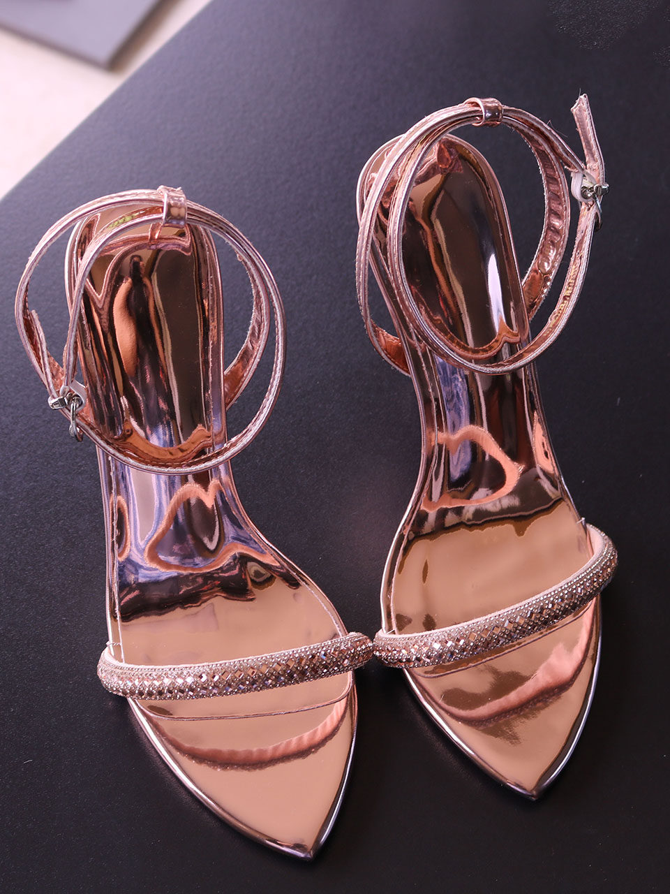 Silver mirror lacquered leathe - Casual Sandal Leather ulasan dan harga